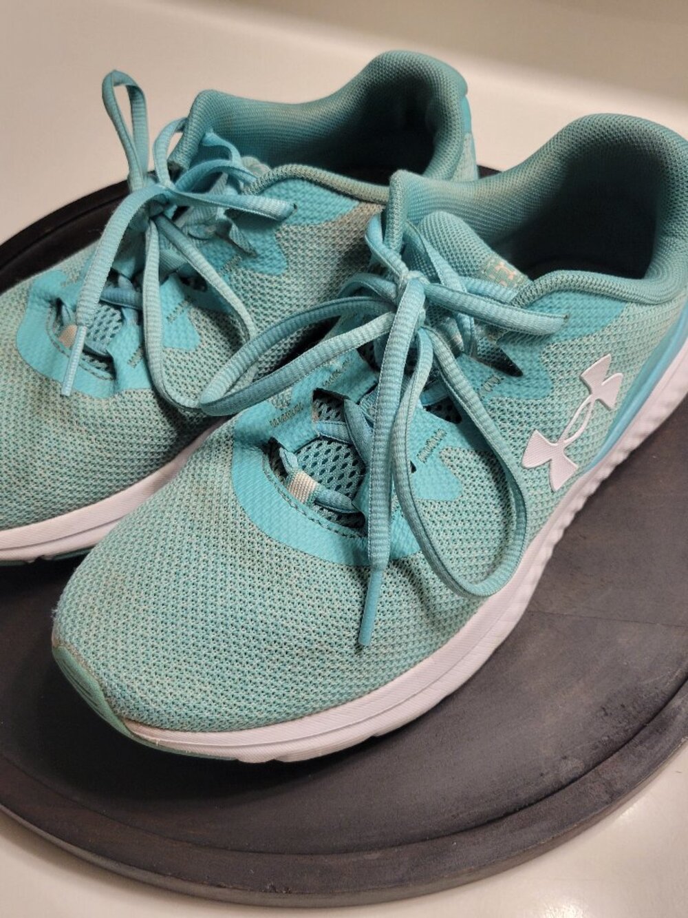 Under Armour Charged Assert 10 Shoes Women's Size 6.5 Cyan Blue